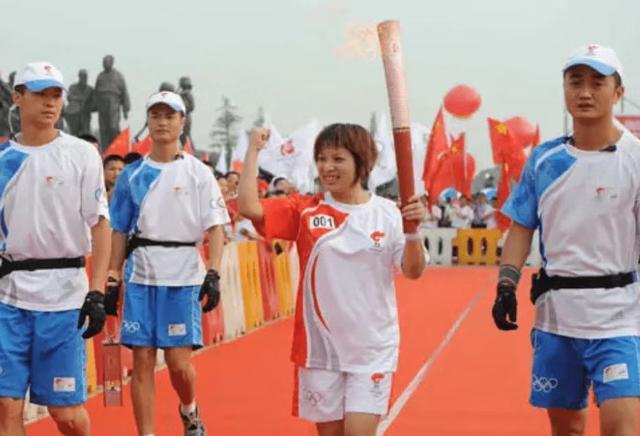 奥运会举重女选手_中国最美的奥运会女举重冠军_最美举重女运动员